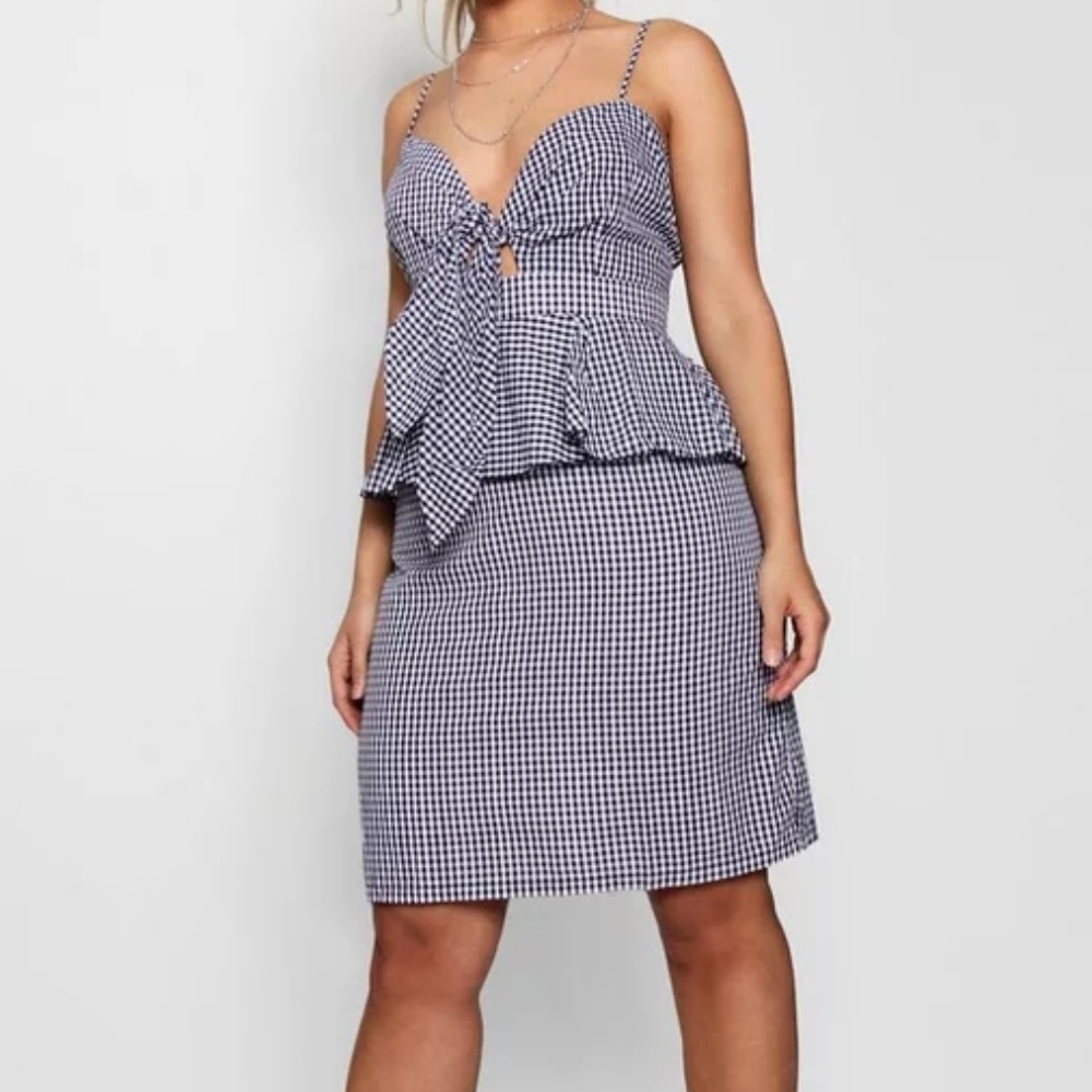 Boohoo Plus Gingham Tie Front Dress